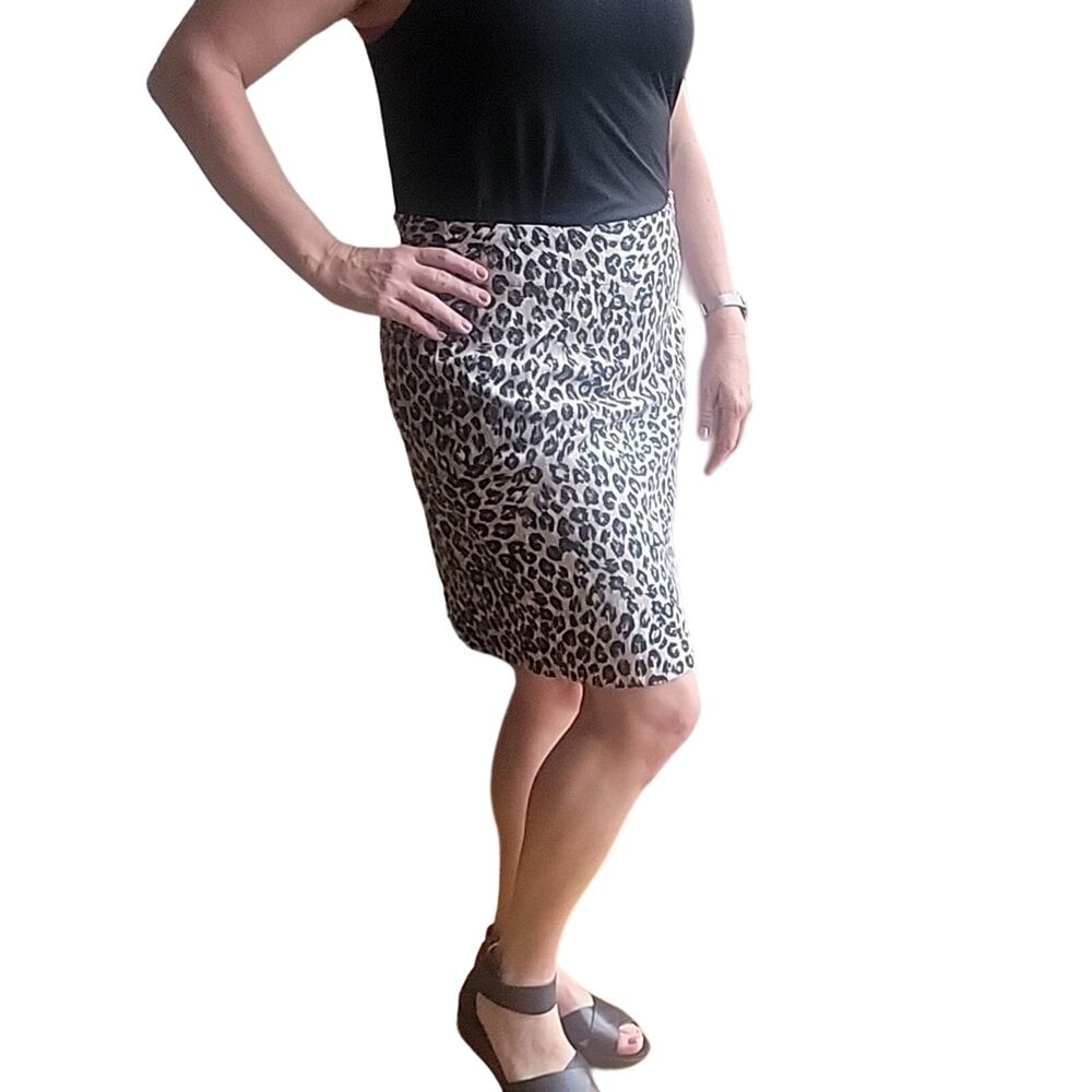 Signature Collection. Animal Print Mini Skirt Size 14